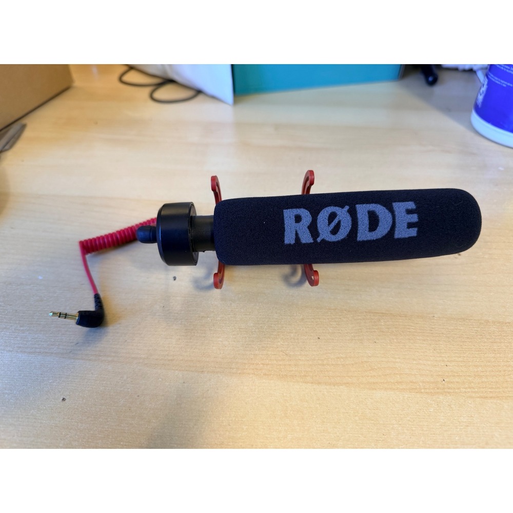 Rode VideoMic GO Microphone Black Red Good Shotgun Vlogging Mic